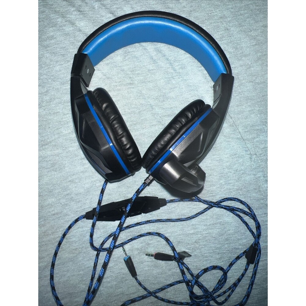 Gaming Headset with Comfortable Ear Padding and Adjustable Mic Tested  (USED)
